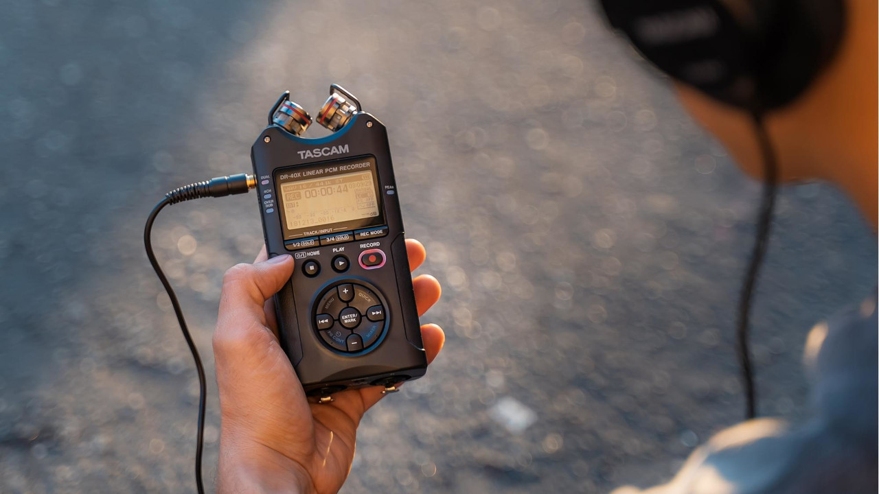 Tascam DR-40X - Przenośny rejestrator cyfrowy z interfejsem USB, zapisujący 2 x stereo, 2 GB karta SD - zdjęcie 3