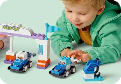 LEGO DUPLO TOWN 10445 Bolidy i kierowcy F1 - zdjęcie 6