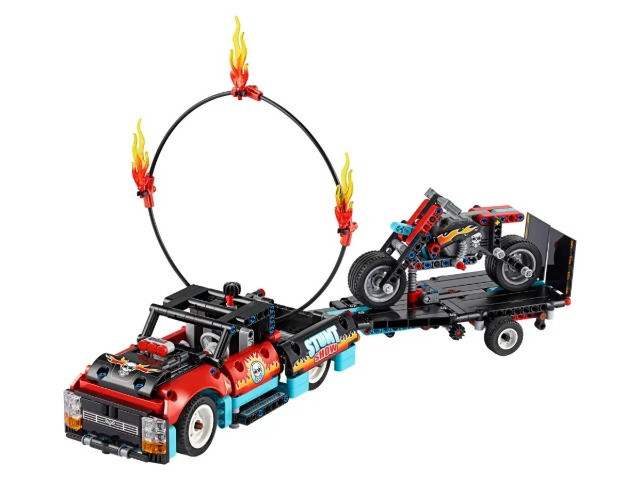LEGO Technic 42106 - Furgonetka i motocykl kaskaderski - zdjęcie 2