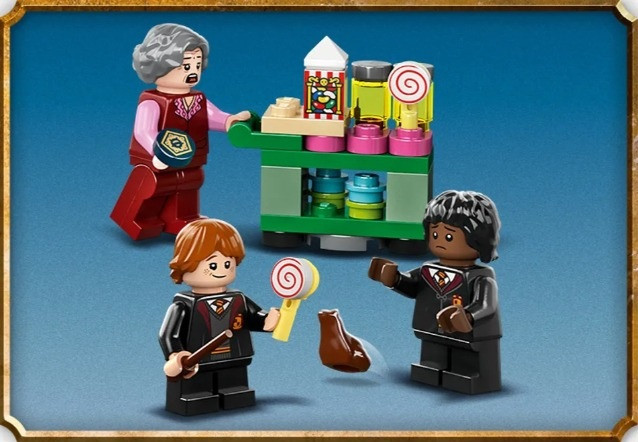 LEGO Harry Potter 76423 Ekspres do Hogwartu i stacja w Hogsmeade - zdjęcie 4