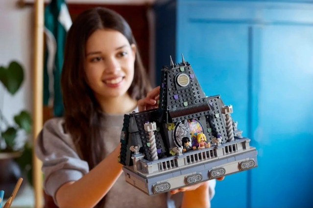 LEGO 76781 Wednesday - Pokój Wednesday i Enid - zdjęcie 8