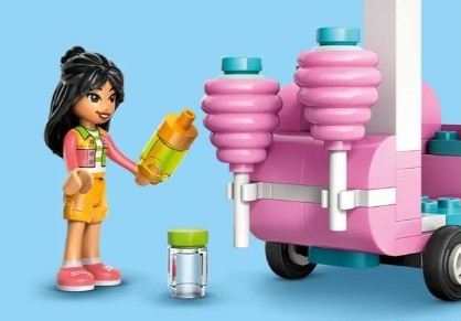 LEGO FRIENDS 42643 Stoisko z watą cukrową i skuter - zdjęcie 4