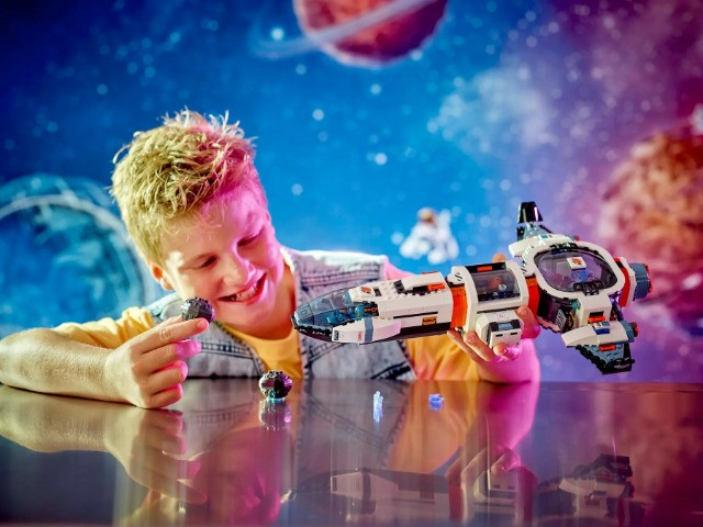 LEGO City 60446 Modułowy galaktyczny statek kosmiczny - zdjęcie 6