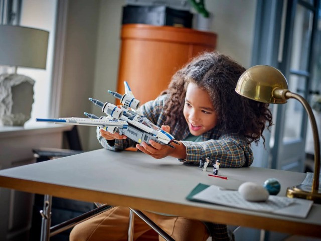 LEGO Star Wars 75399 Myśliwiec U-Wing Rebelii - zdjęcie 9