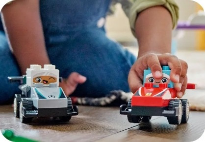 LEGO DUPLO TOWN 10445 Bolidy i kierowcy F1 - zdjęcie 7
