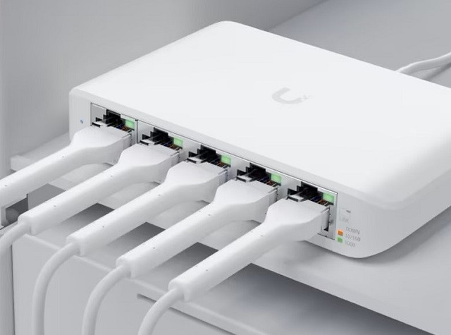 Switch Ubiquiti UniFi Flex Mini 5p Managed Gigabit - zdjęcie 1