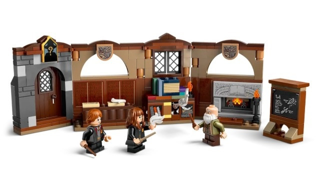 LEGO HARRY POTTER 76442 Zamek Hogwart: Zajęcia z zaklęć i uroków - zdjęcie 2
