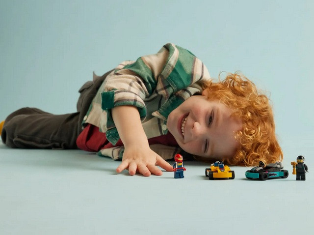 LEGO City 60400 Gokarty i kierowcy wyścigowi - zdjęcie 6
