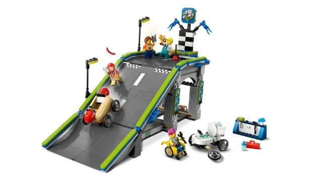 LEGO CITY 60460 Bez granic: tor z rampami dla wyścigówek - zdjęcie 2