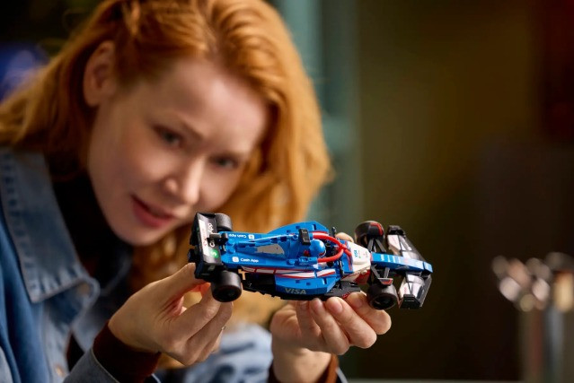 LEGO Speed Champions 77246 Bolid F1® Visa Cash App RB VCARB 01 - zdjęcie 6