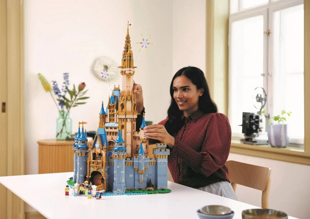 LEGO Disney 43222 Zamek Disneya - zdjęcie 9