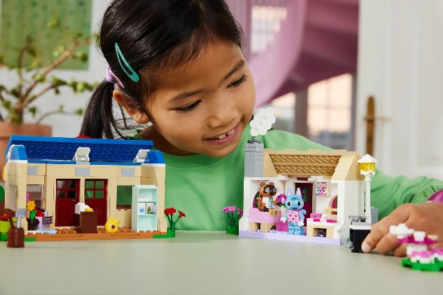LEGO Animal Crossing 77050 Nook's Cranny i domek Rosie - zdjęcie 3