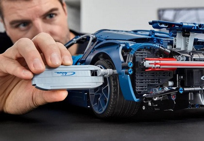 LEGO Technic 42083 Bugatti Chiron - zdjęcie 3