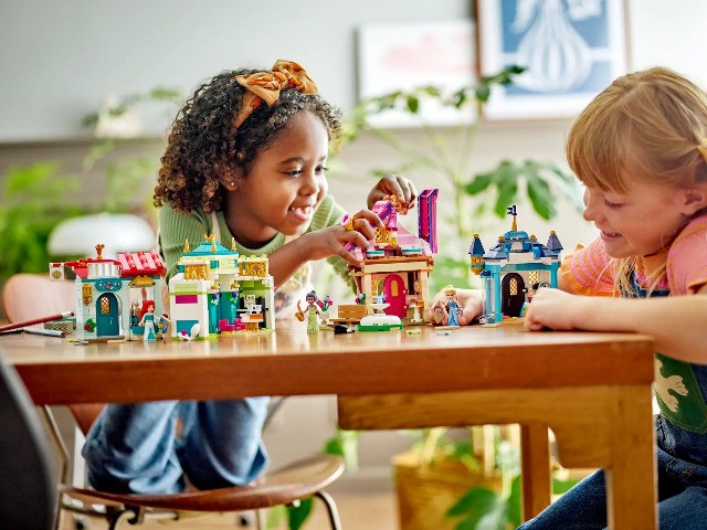 LEGO Disney 43246 Przygoda księżniczki Disneya na targu - zdjęcie 9