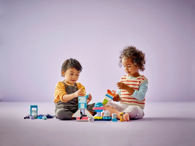 LEGO DUPLO 10422 Przygoda w promie kosmicznym 3 w 1 - zdjęcie 9
