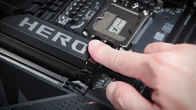 Płyta główna ASUS ROG MAXIMUS Z890 EXTREME (90MB1IA0-M0EAY0) - zdjęcie 19