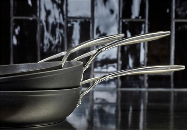 Głęboka patelnia tytanowa DEMEYERE Alu Pro 5 40851-047-0 - 24 cm - zdjęcie 2