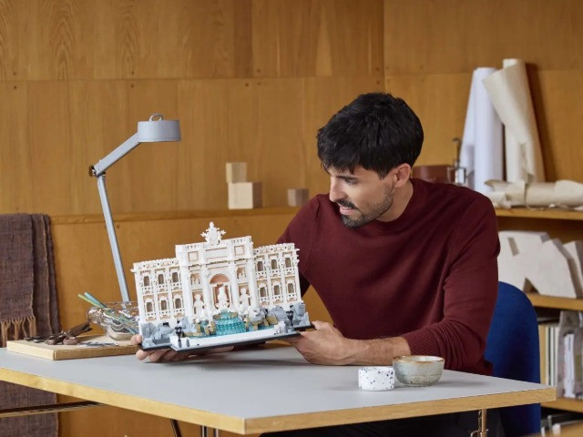 LEGO ARCHITECTURE 21062 Fontanna di Trevi - zdjęcie 3