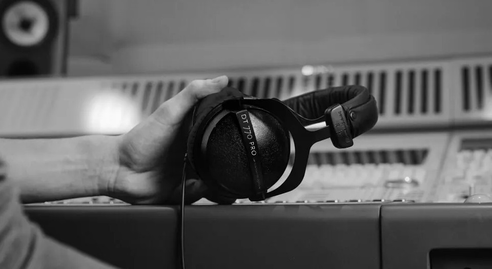Beyerdynamic DT 770 PRO 250 OHM BLACK LIMITED EDITION - Słuchawki studyjne zamknięte - zdjęcie 2