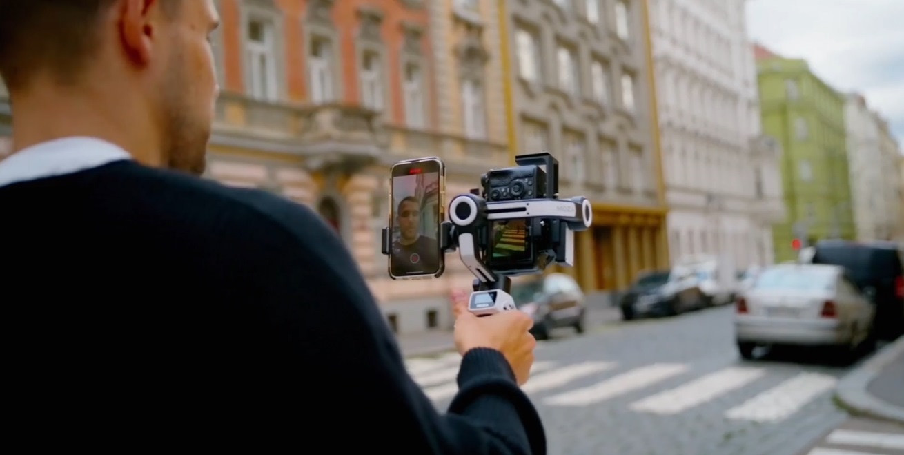 Gimbal do aparatu Moza AirCross S - zdjęcie 9