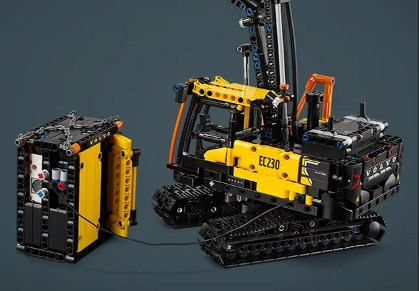 LEGO Technic 42175 Ciężarówka Volvo FMX i koparka EC230 Electric - zdjęcie 4