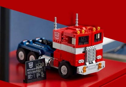 LEGO Icons 10302 Optimus Prime - zdjęcie 4