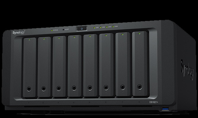 NAS Synology DS1821+; Tower; 8x (3.5”/2.5" SATA HDD/SSD); AMD Ryzen V1500B;,4 GB DDR4 (max. 32GB),4 x 1GbE RJ-45 - zdjęcie 1