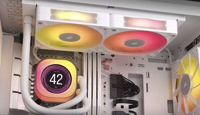 CORSAIR iCUE LINK TITAN 240 RX LCD White AIO, 240mm Radiator, Liquid CPU Cooler - zdjęcie 5