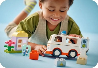 LEGO DUPLO TOWN 10447 Karetka z kierowcą - zdjęcie 5