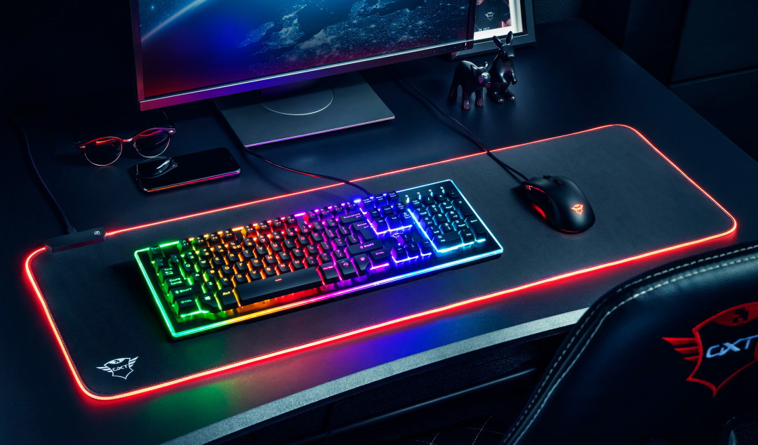 Podkładka pod mysz TRUST GXT764 GLIDE-FLEX RGB XXL (23395) - zdjęcie 1