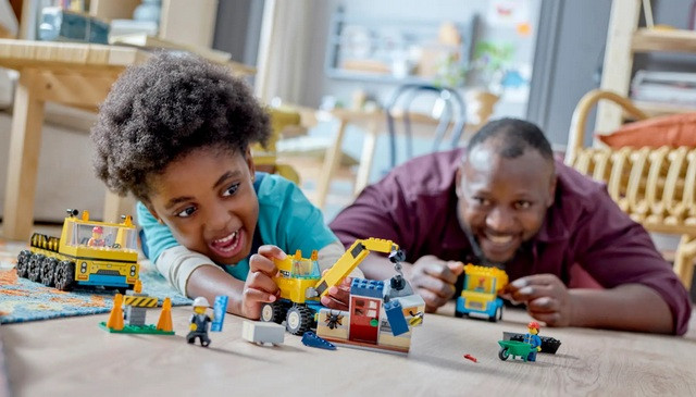 LEGO City 60391 Ciężarówki i dźwig z kulą wyburzeniową - zdjęcie 6