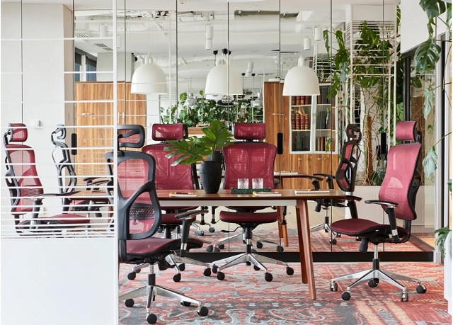Ergonomiczny fotel biurowy ERGO 500 czerwony - zdjęcie 1