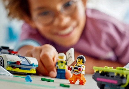 LEGO City 60415 Pościg radiowozu za muscle carem - zdjęcie 5