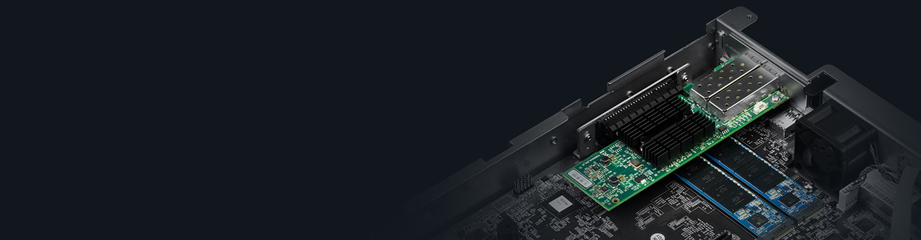 NAS Synology RS1619xs+; 1U RACK; 4x (3.5" SATA HDD/2.5" SATA HDD); Intel Xeon D-1527; 8 GB DDR4 ECC UDIMM (max. 64GB), 4x 1GbE RJ-45 - zdjęcie 2