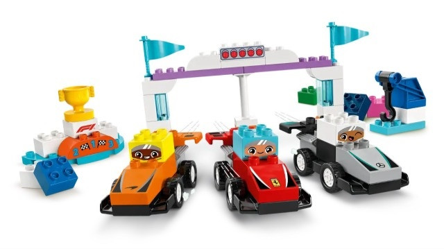 LEGO DUPLO TOWN 10445 Bolidy i kierowcy F1 - zdjęcie 2