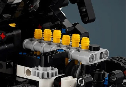 LEGO Technic 42175 Ciężarówka Volvo FMX i koparka EC230 Electric - zdjęcie 6