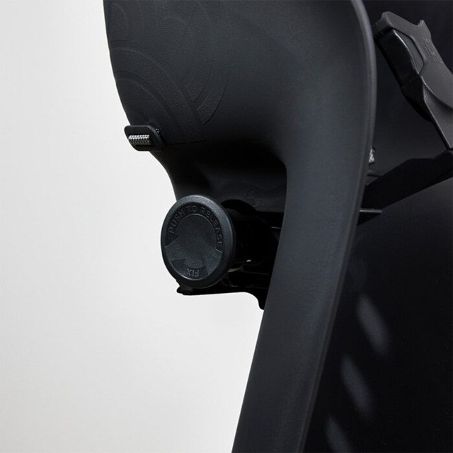 URBAN IKI Tylny fotelik U-me Easyfix NA BAGAŻNIK kolor BLACK/BLACK - zdjęcie 3