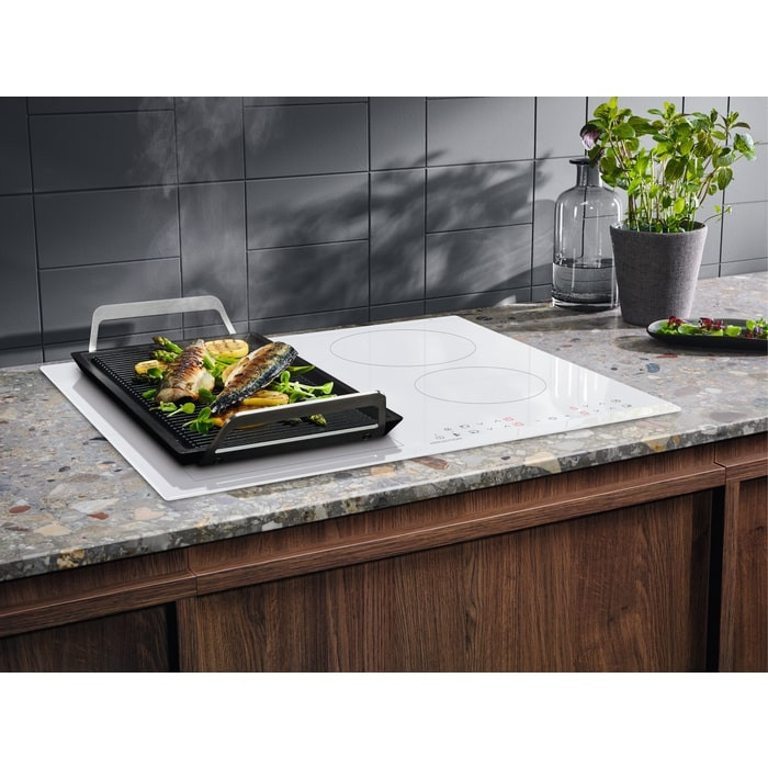 Płyta indukcyjna ELECTROLUX LIV63431BW biała - zdjęcie 2