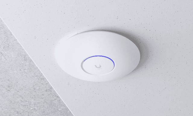 Acces Point Wi-Fi 6 Ubiquiti UniFi U6+ 2.4GHz(2x2)/5GHz(2x2) PoE 1x1G - zdjęcie 1