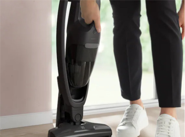 Odkurzacz ELECTROLUX ES31C183DB - zdjęcie 3