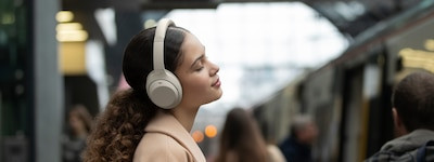 Słuchawki bezprzewodowe Sony WH-1000XM4/S srebrne - zdjęcie 3