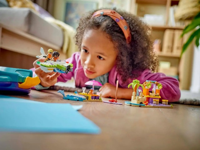 LEGO FRIENDS 42672 Kreatywna walizka plażowa - zdjęcie 6
