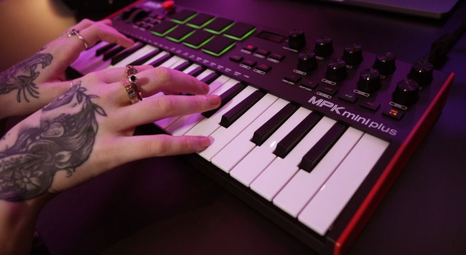 AKAI MPK MINI PLUS - Mini klawiatura sterująca - zdjęcie 2
