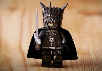 LEGO ICONS 10333 Władca pierścieni: Barad-dur - zdjęcie 3