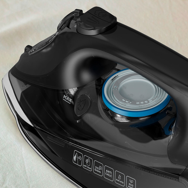 Żelazko parowe Black+Decker BXIR2805E - zdjęcie 1