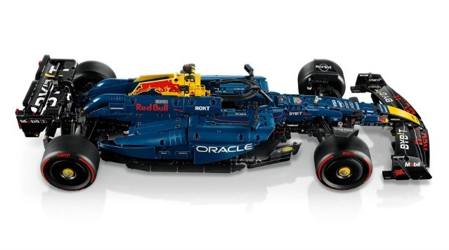 LEGO Technic 42206 Bolid F1 Oracle Red Bull Racing RB20 - zdjęcie 2