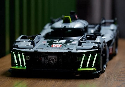 LEGO Technic 42156 PEUGEOT 9X8 24H Le Mans Hybrid - zdjęcie 5