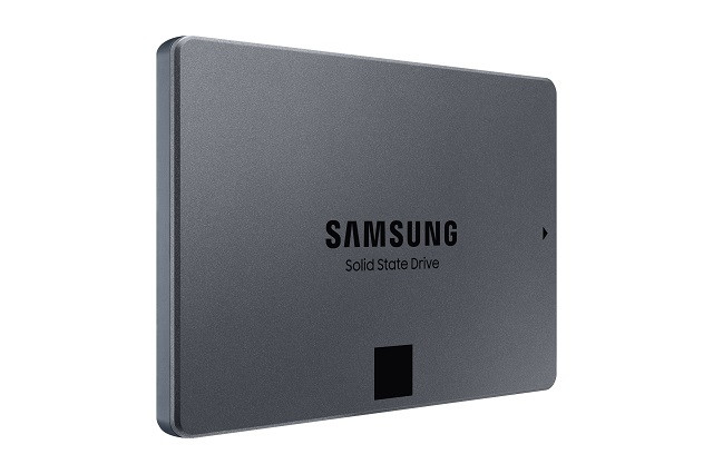 Dysk SSD Samsung 870 QVO 2TB SATA 2.5" (MZ-77Q2T0BW) - zdjęcie 1