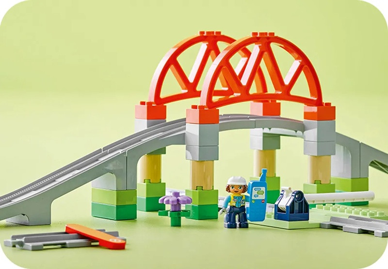 LEGO DUPLO TOWN 10426 Most i tory kolejowe - zestaw rozszerzający - zdjęcie 3