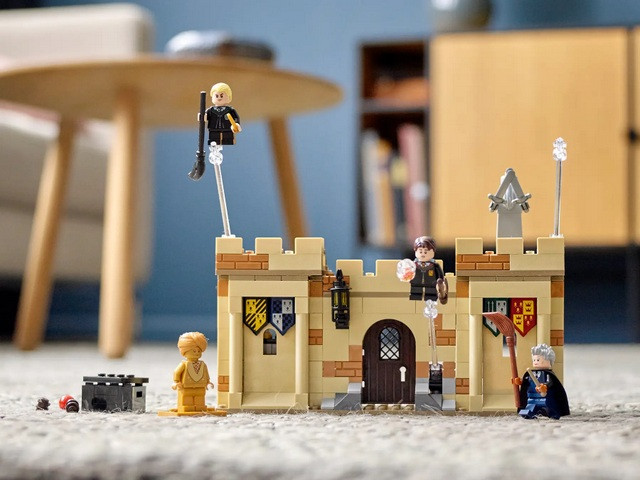 LEGO Harry Potter 76395 Hogwart: Pierwsza lekcja latania - zdjęcie 4